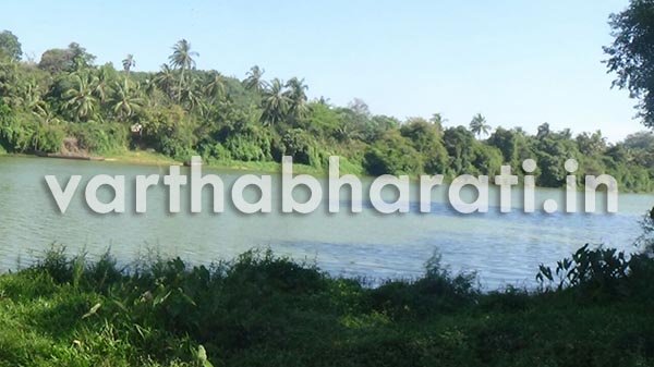 ಮಳಲಿ-ಪೊಳಲಿ ಸಂಪರ್ಕ ರಸ್ತೆಗೆ ಗ್ರಾಮಸ್ಥರ ಆಗ್ರಹ